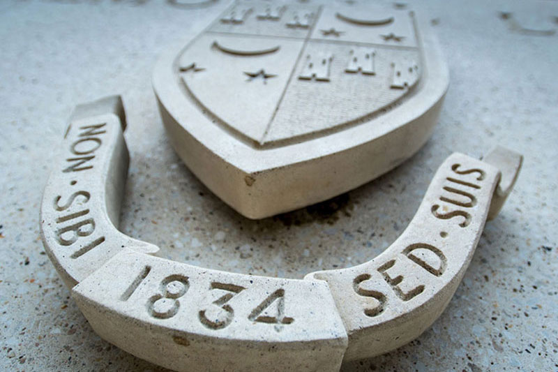 1834shield533.jpg